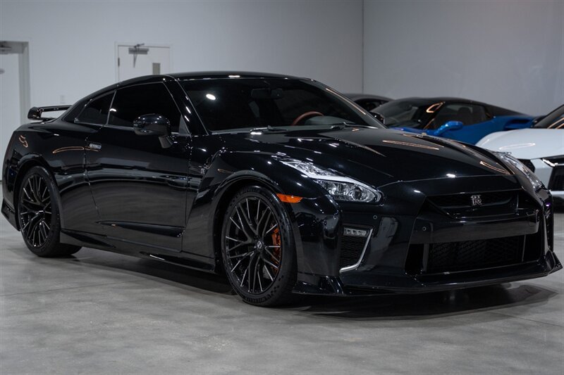 Used 2021 Nissan GT-R Premium AWD/4WD image 16