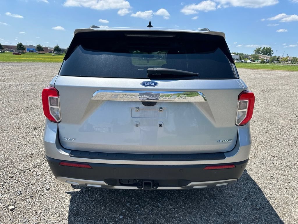 Used 2023 Ford Explorer XLT w/ Equipment Group 202A AWD/4WD image 9
