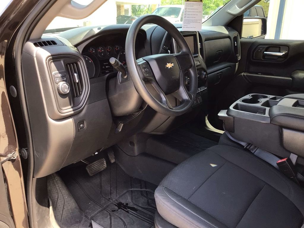 Used 2020 Chevrolet Silverado 1500 Custom w/ Custom Value Package image 10