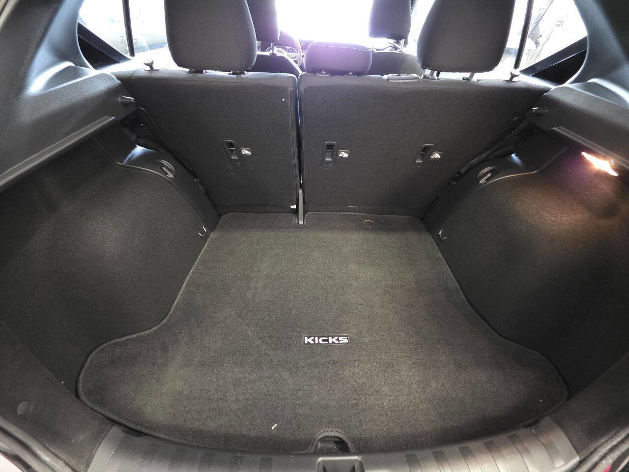 Used 2021 Nissan Kicks S image 20