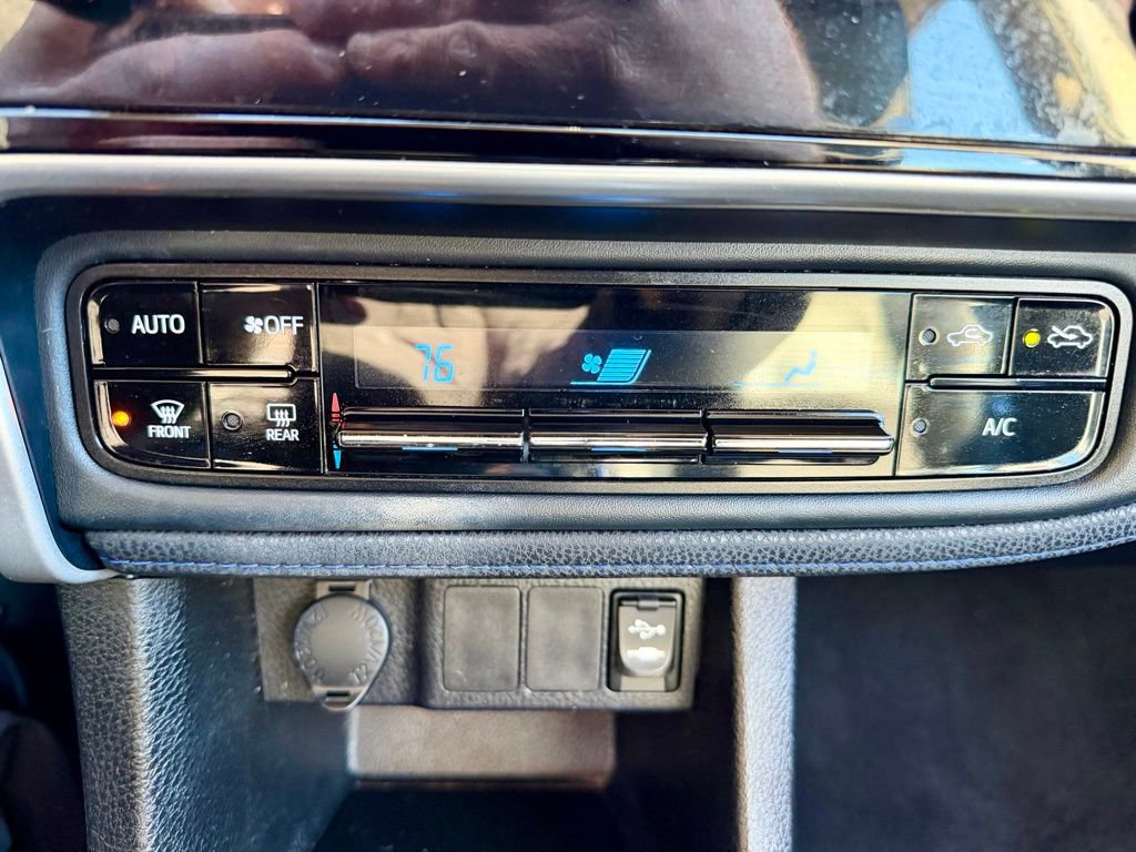 Used 2017 Toyota Corolla SE w/ Carpet Mat Package (TMS) FWD image 33