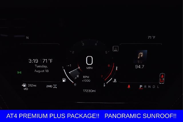 Used 2025 GMC Yukon AT4 w/ AT4 Premium Plus Package AWD/4WD image 19