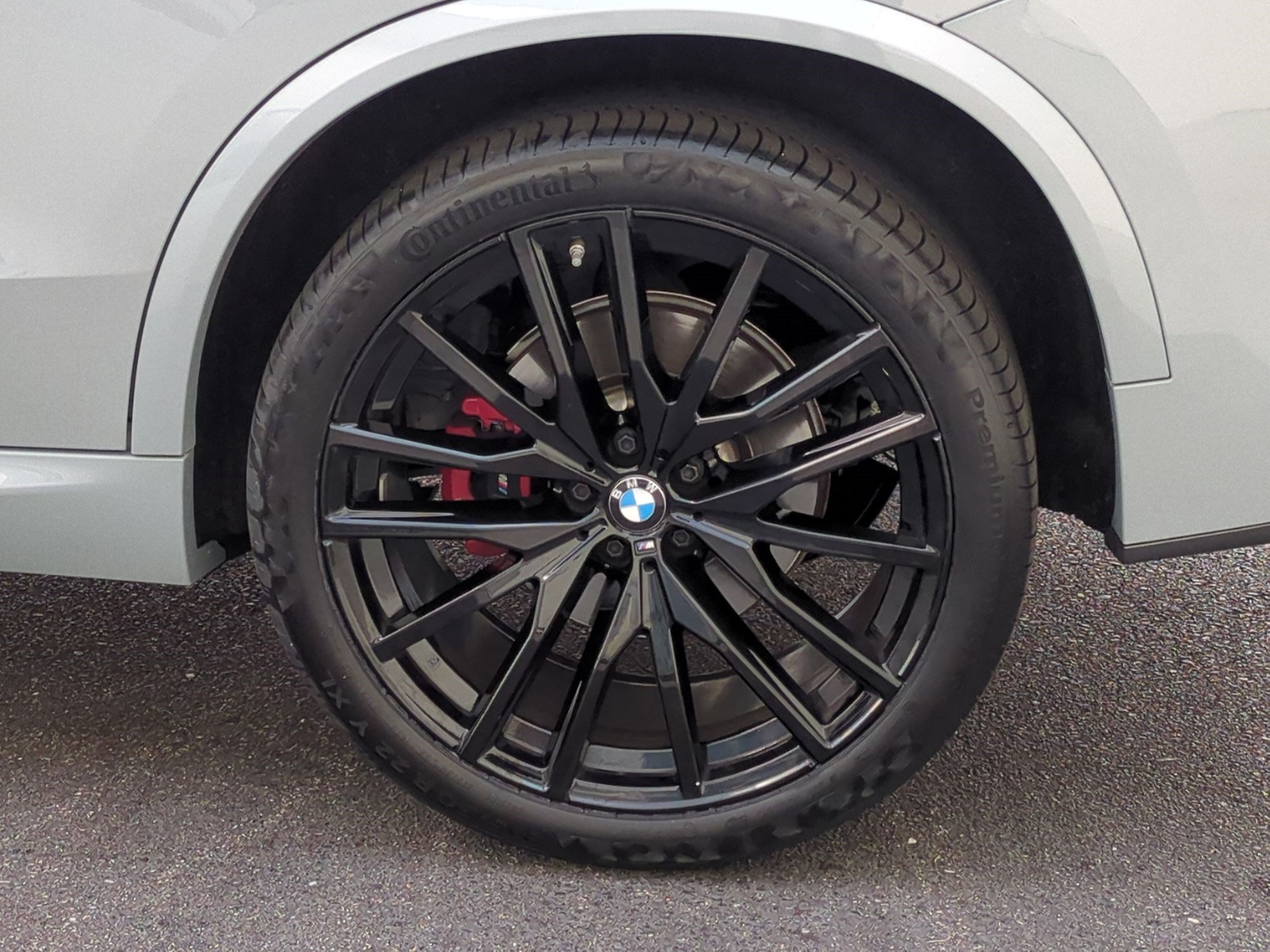 Certified 2024 BMW X5 xDrive40i w/ M Sport Package AWD/4WD image 12