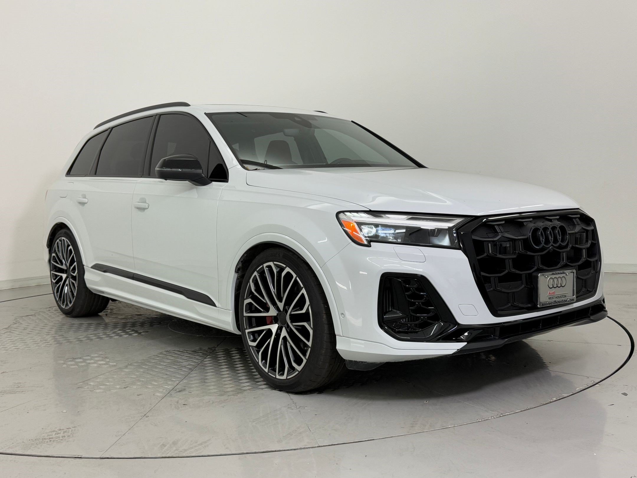 New 2026 Audi SQ7 Premium Plus AWD/4WD image 7