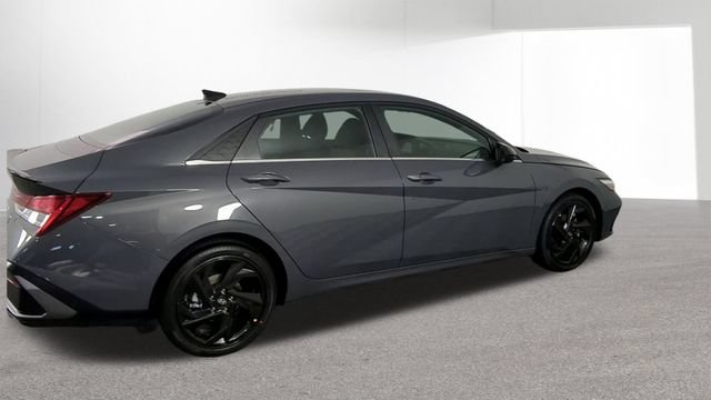 New 2026 Hyundai Elantra SEL Sport Premium FWD image 9