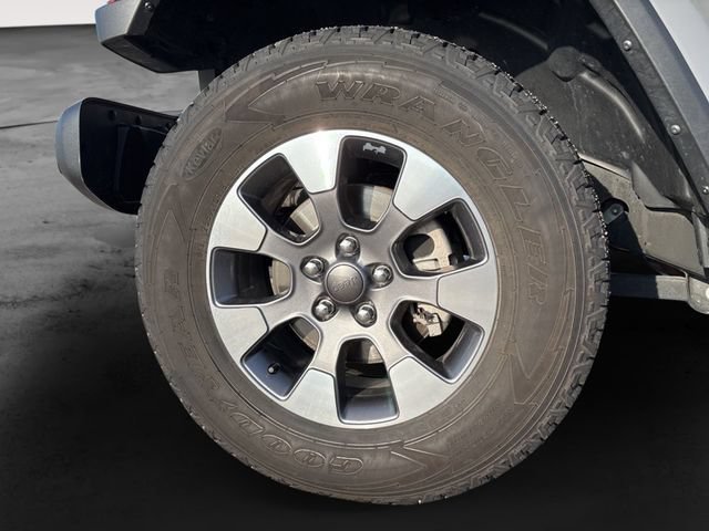 Used 2023 Jeep Wrangler Unlimited Sahara w/ Cold Weather Group AWD/4WD image 19