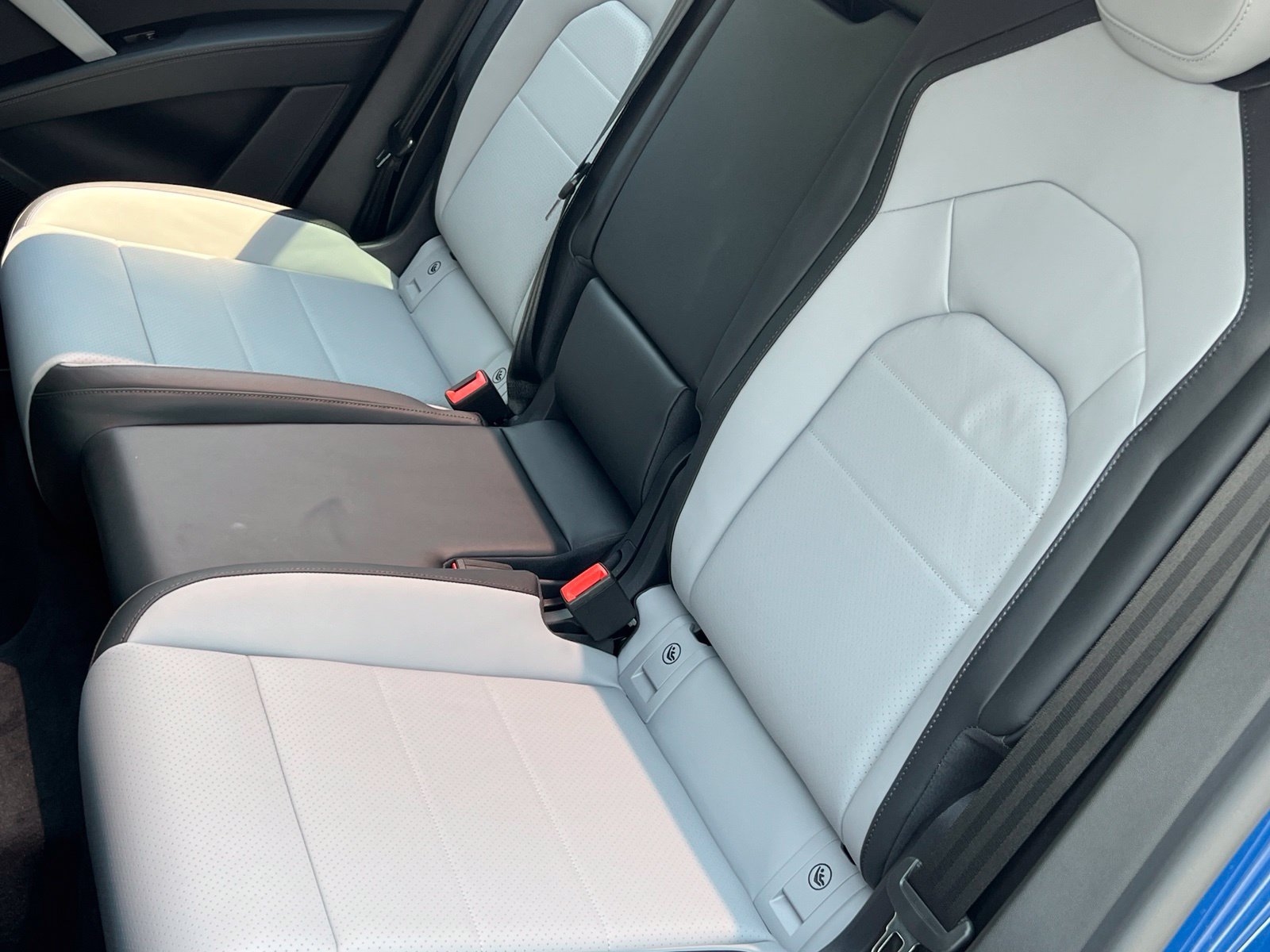 New 2026 Porsche Cayenne Electric AWD/4WD image 17