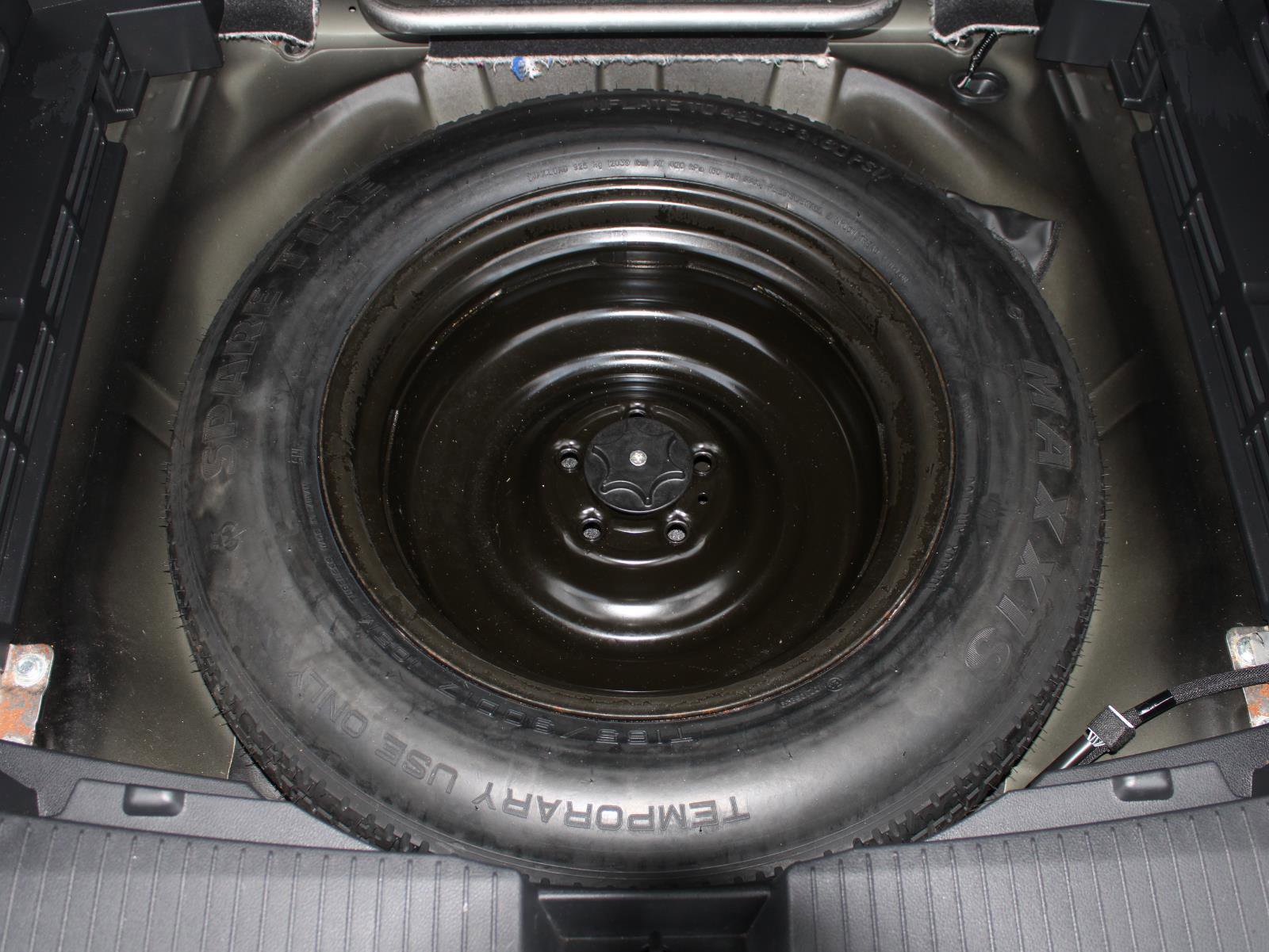 Used 2024 Nissan Rogue S image 9