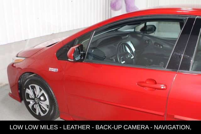 Used 2017 Toyota Prius Prime Advanced w/ Carpet Mat Package image 28