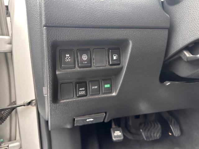 Used 2020 Nissan Rogue S image 23