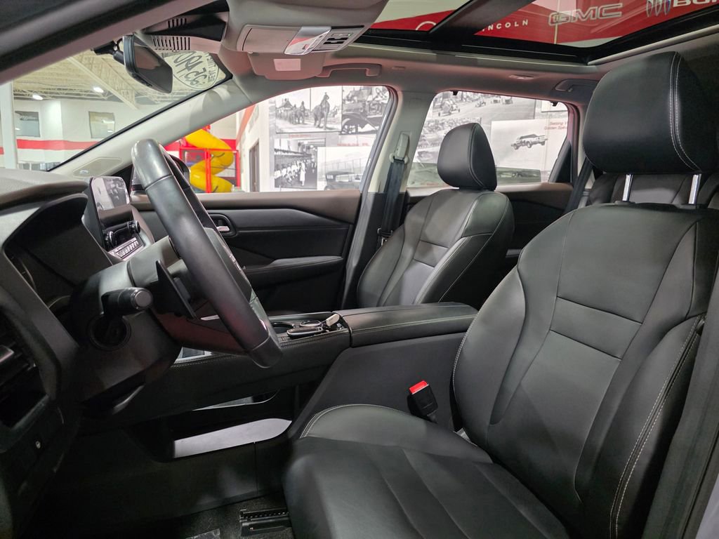 Used 2023 Nissan Rogue SL w/ SL Premium Package AWD/4WD image 15
