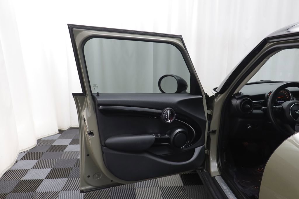 Used 2019 MINI Cooper S w/ Signature Upholstery Package image 4