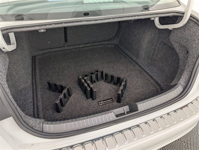 Used 2021 Volkswagen Jetta SEL Premium image 28