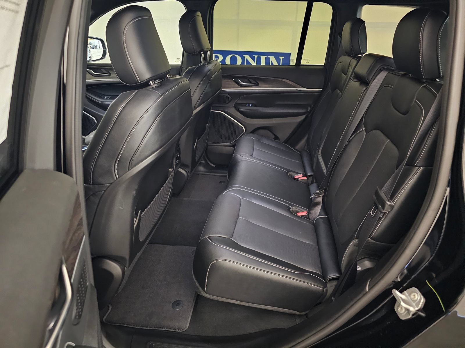 New 2027 Jeep Grand Cherokee Limited AWD/4WD image 27
