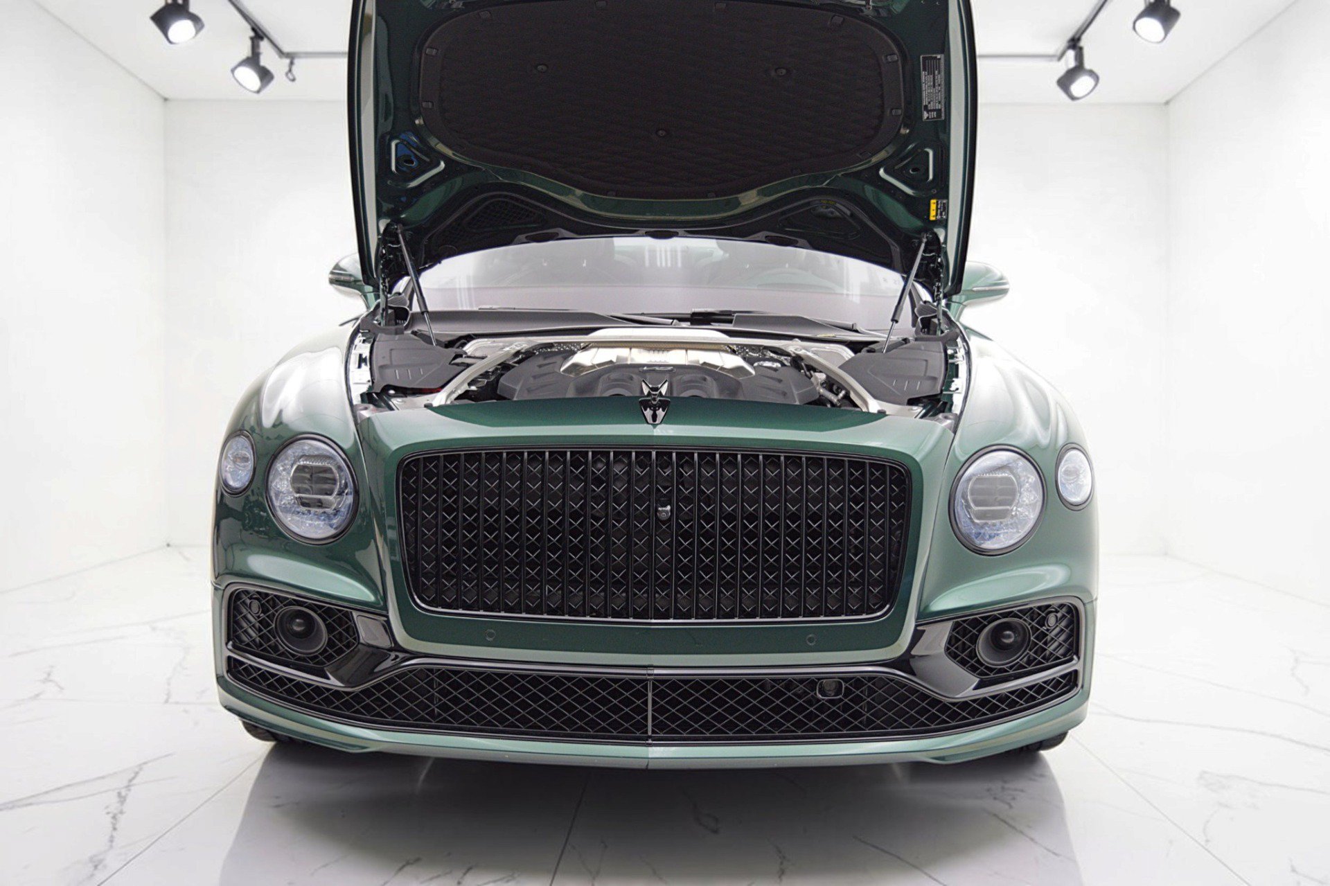 Certified 2022 Bentley Flying Spur V8 AWD/4WD image 19
