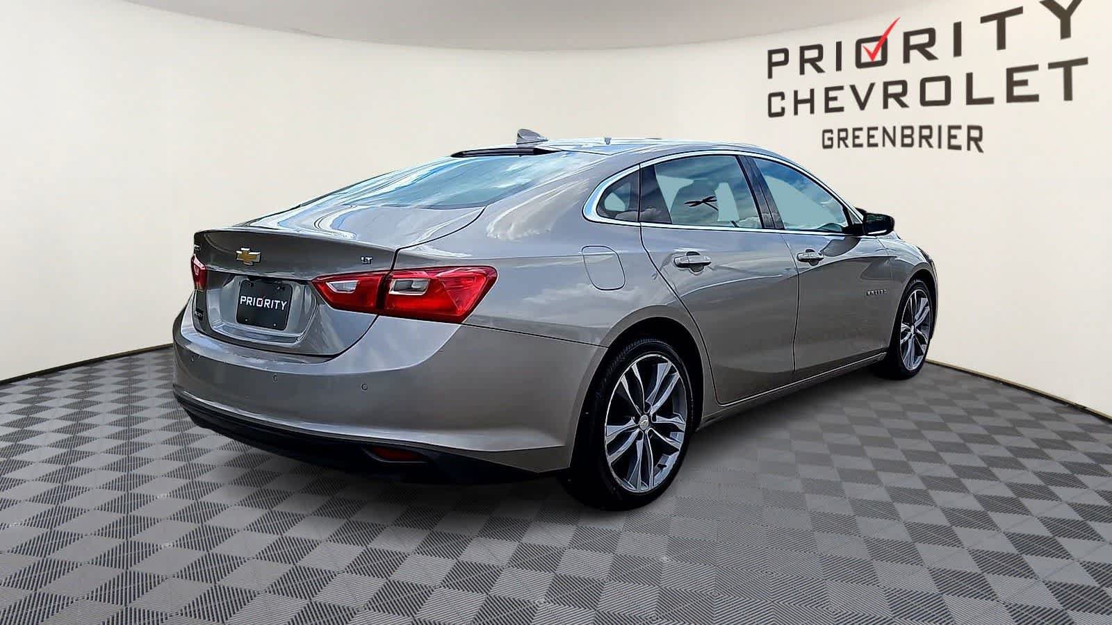 Used 2023 Chevrolet Malibu LT w/ Driver Confidence Package FWD image 8
