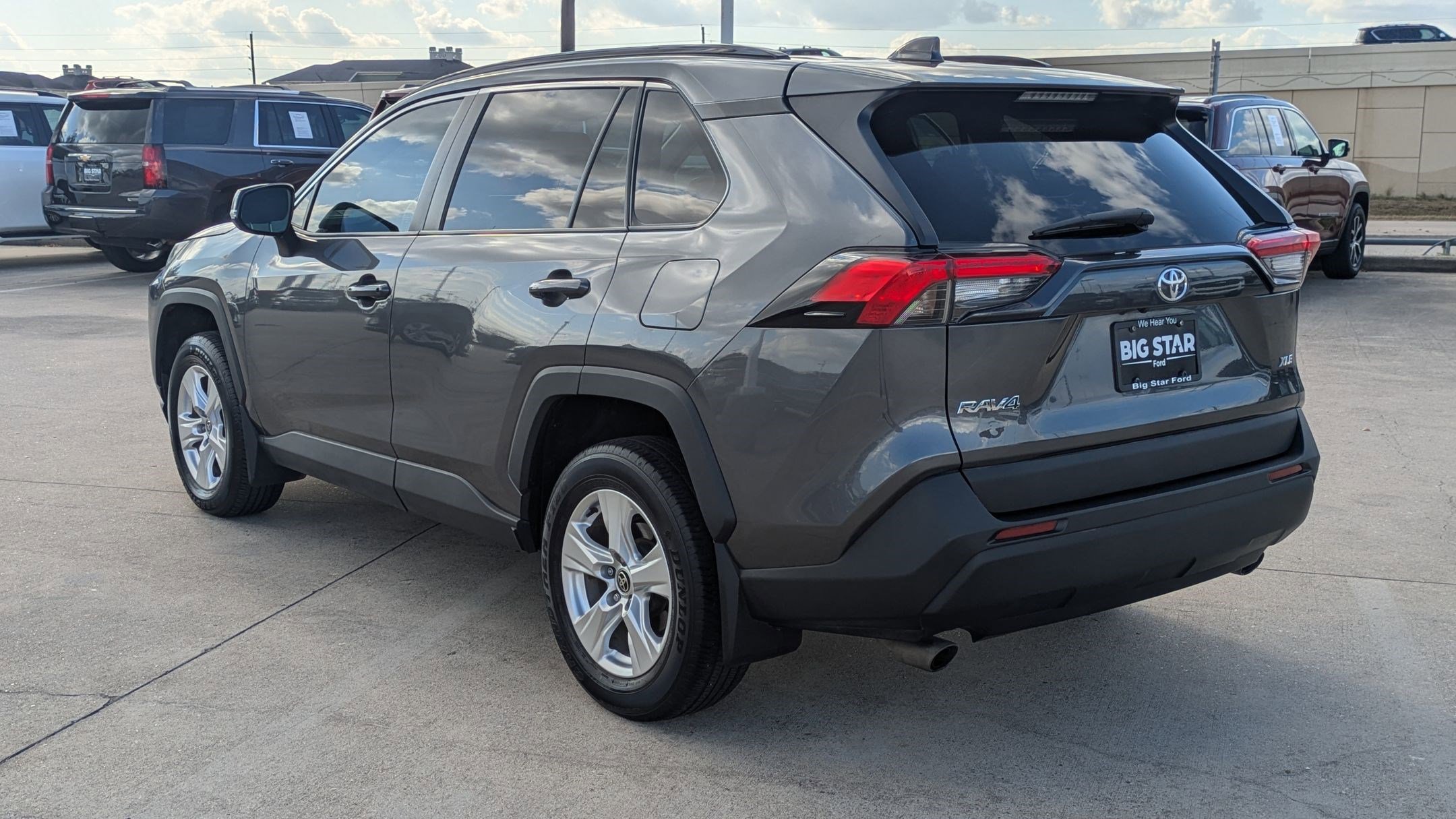 Used 2021 Toyota RAV4 XLE image 6