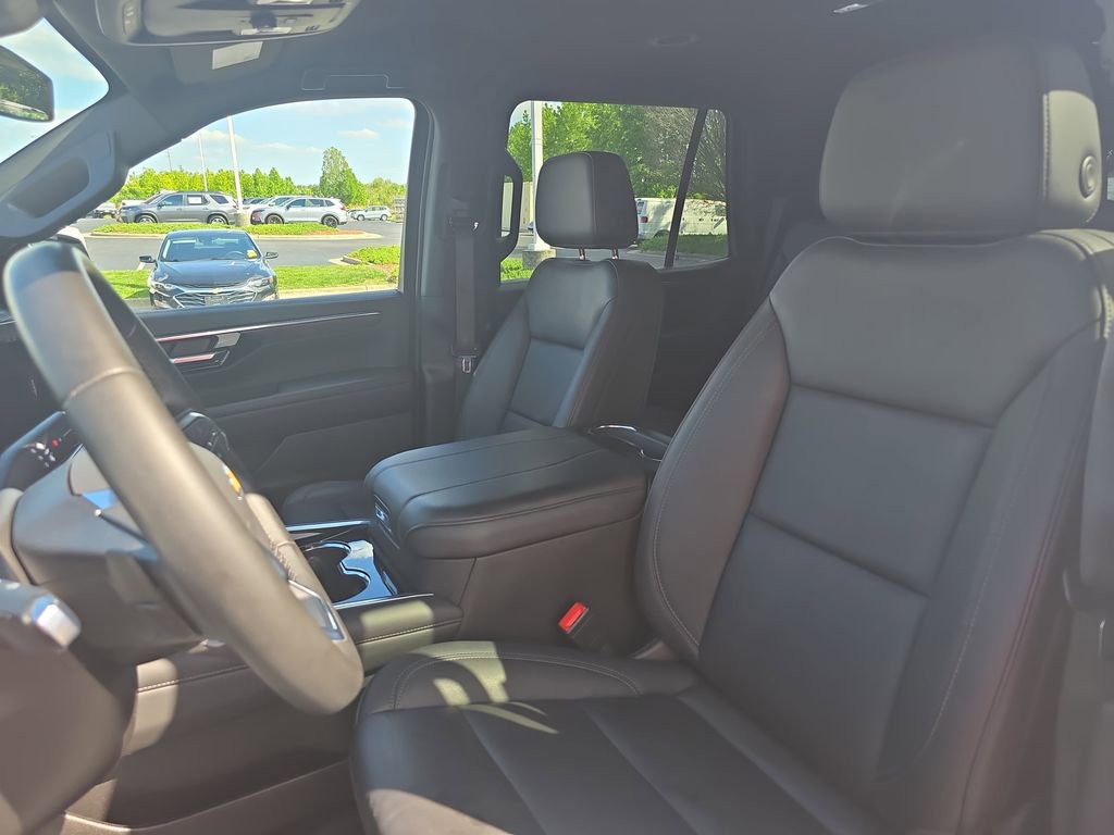 Used 2025 Chevrolet Tahoe LT AWD/4WD image 15
