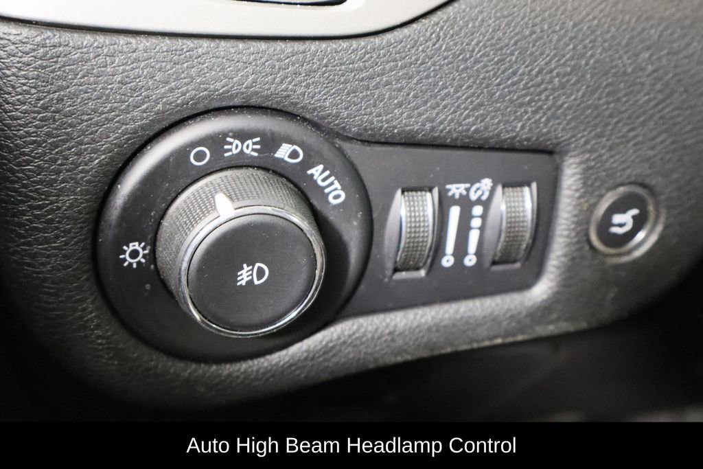 Used 2016 Jeep Cherokee Limited w/ Luxury Group image 20