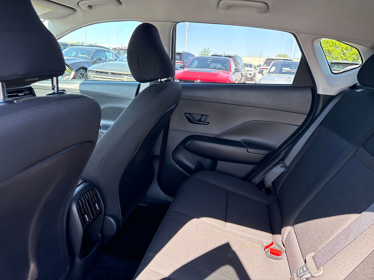 Used 2025 Hyundai Kona SEL FWD image 11