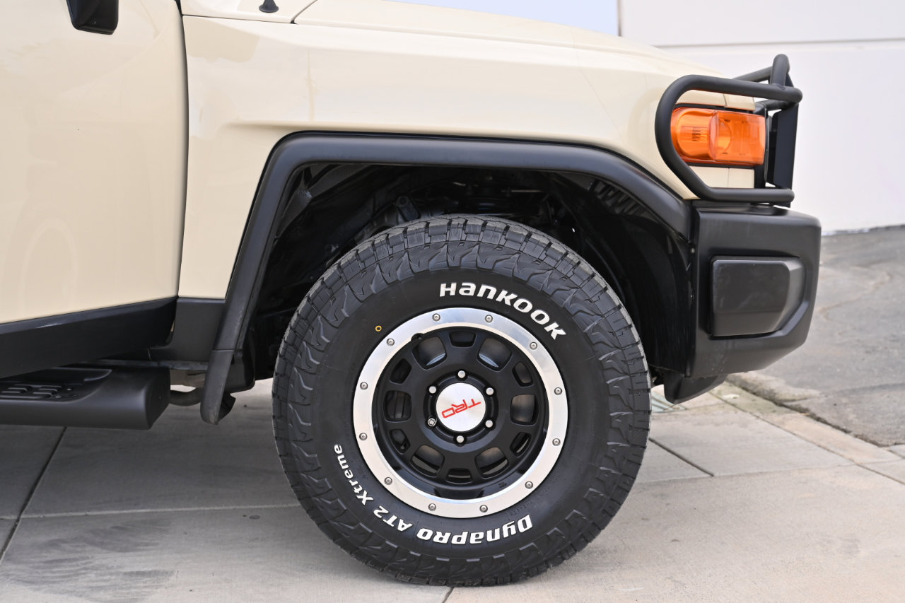 Used 2010 Toyota FJ Cruiser 4WD image 34