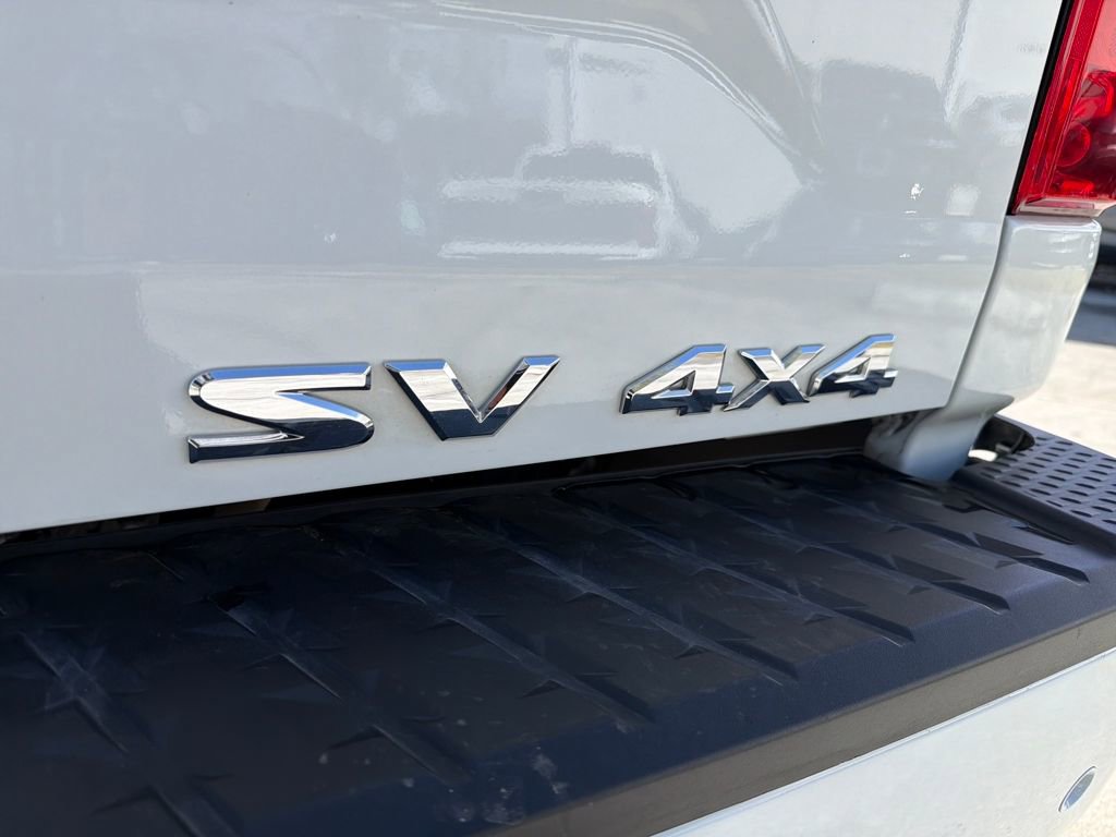 Used 2024 Nissan Titan SV w/ SV Convenience Package image 11