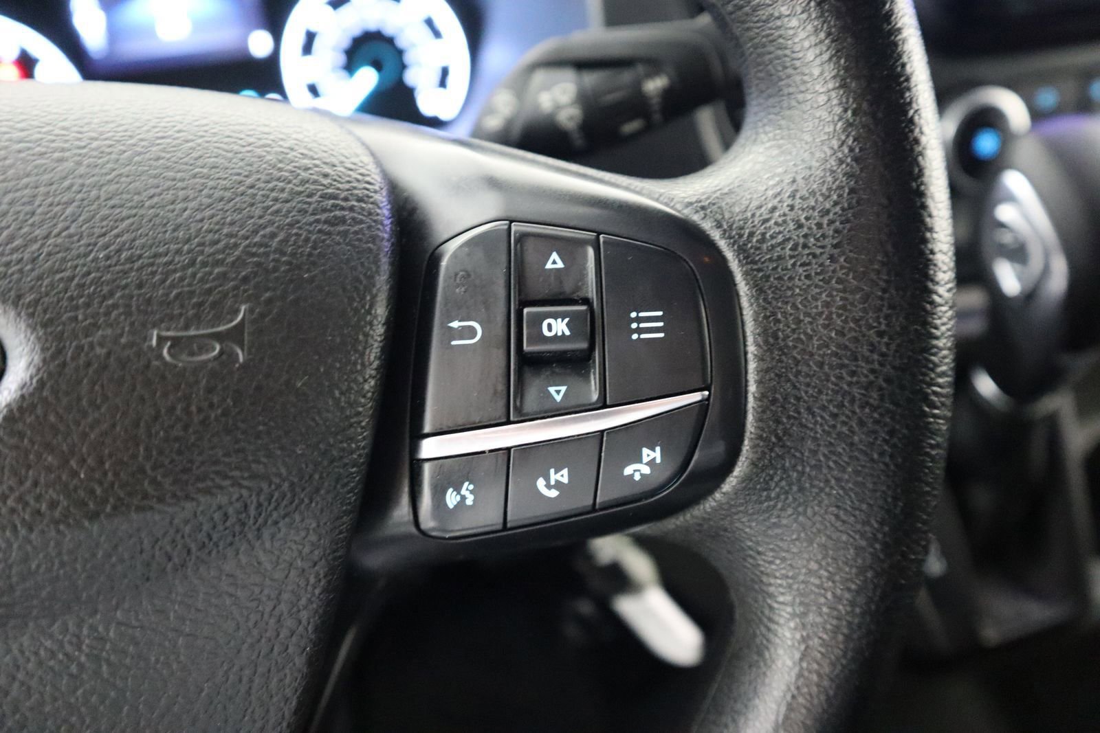 Used 2020 Ford Transit 150 Low Roof AWD image 33