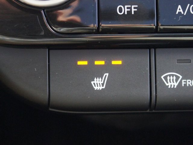 Used 2025 Hyundai Elantra SEL image 9