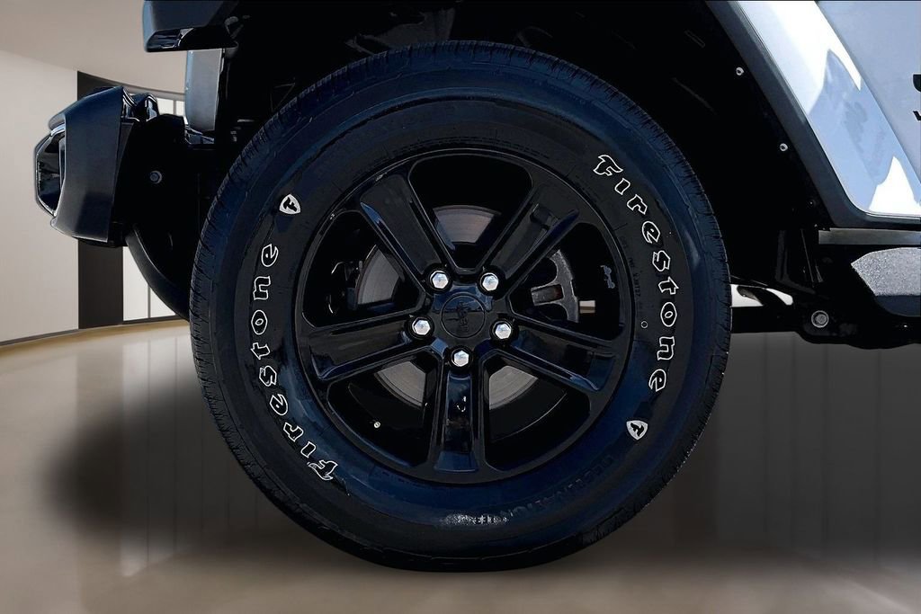 Used 2022 Jeep Wrangler Unlimited Sahara AWD/4WD image 8