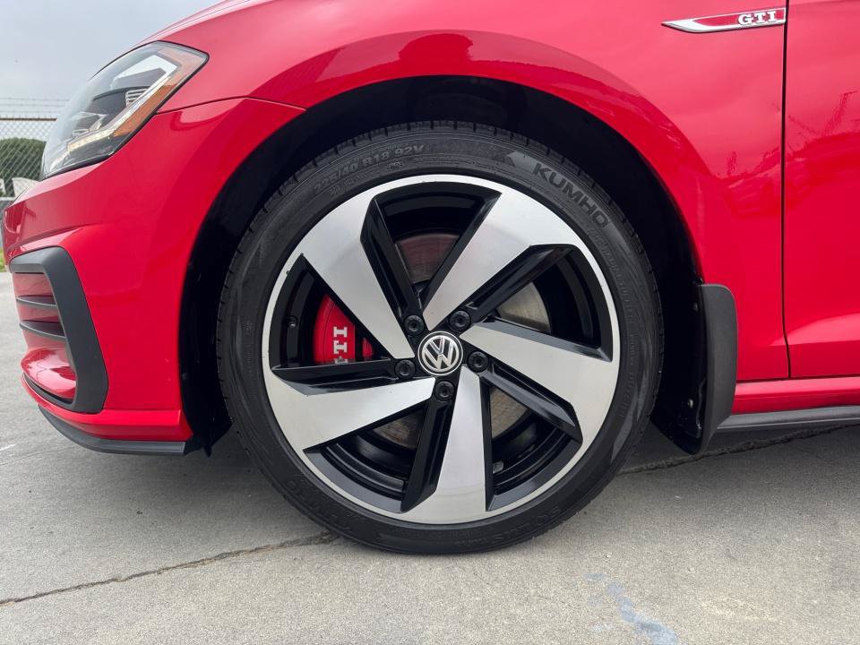Used 2020 Volkswagen GTI SE FWD image 28