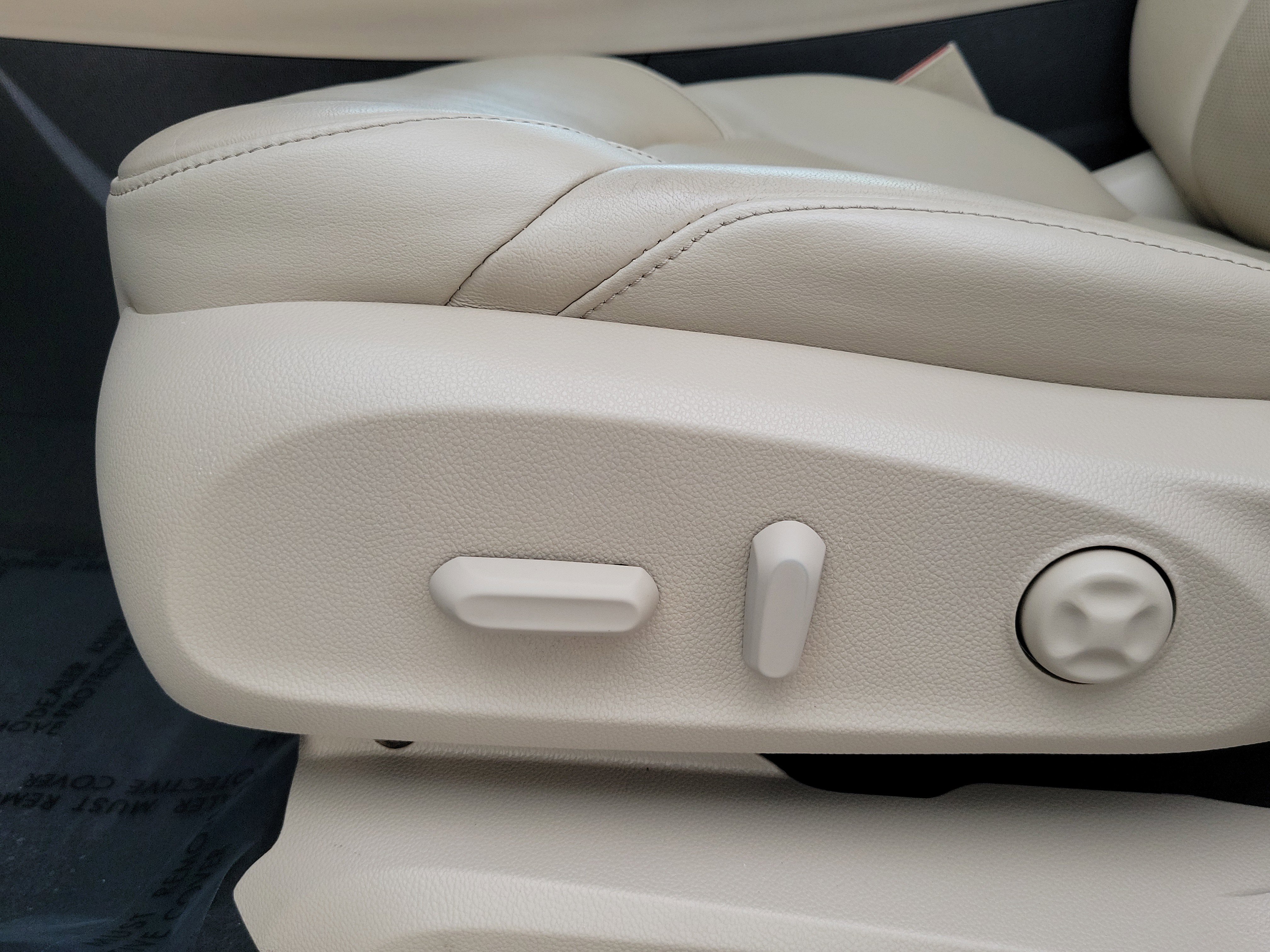 Used 2020 Buick Envision Essence w/ Experience Buick Package image 14