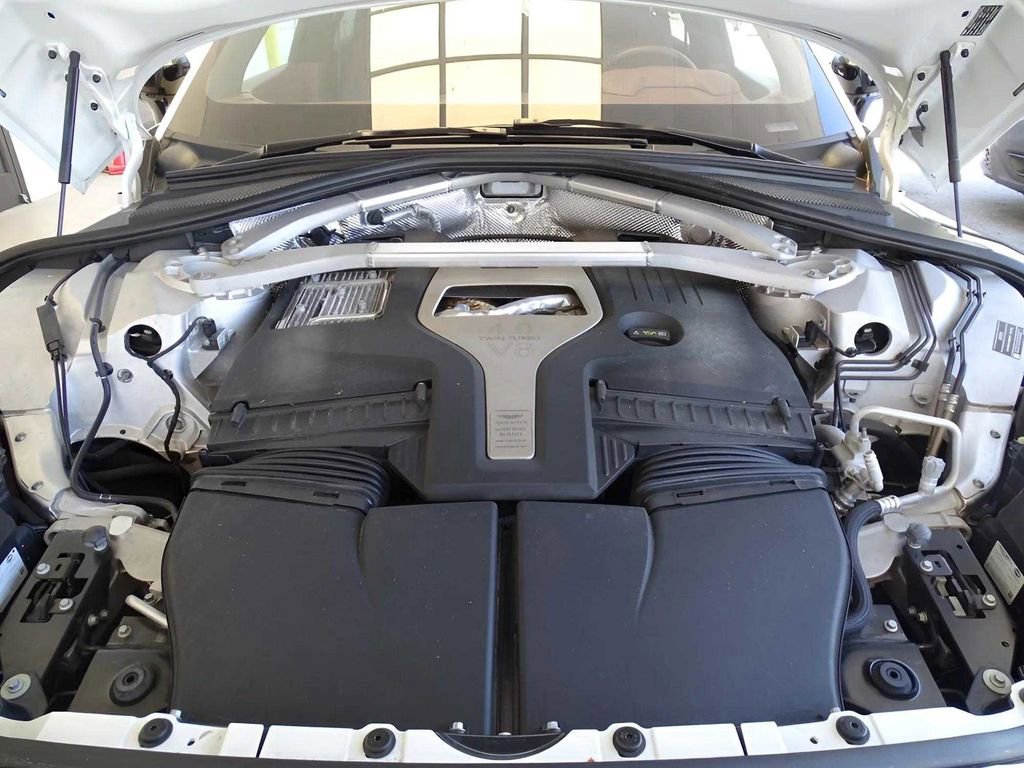 Used 2021 Aston Martin DBX image 26