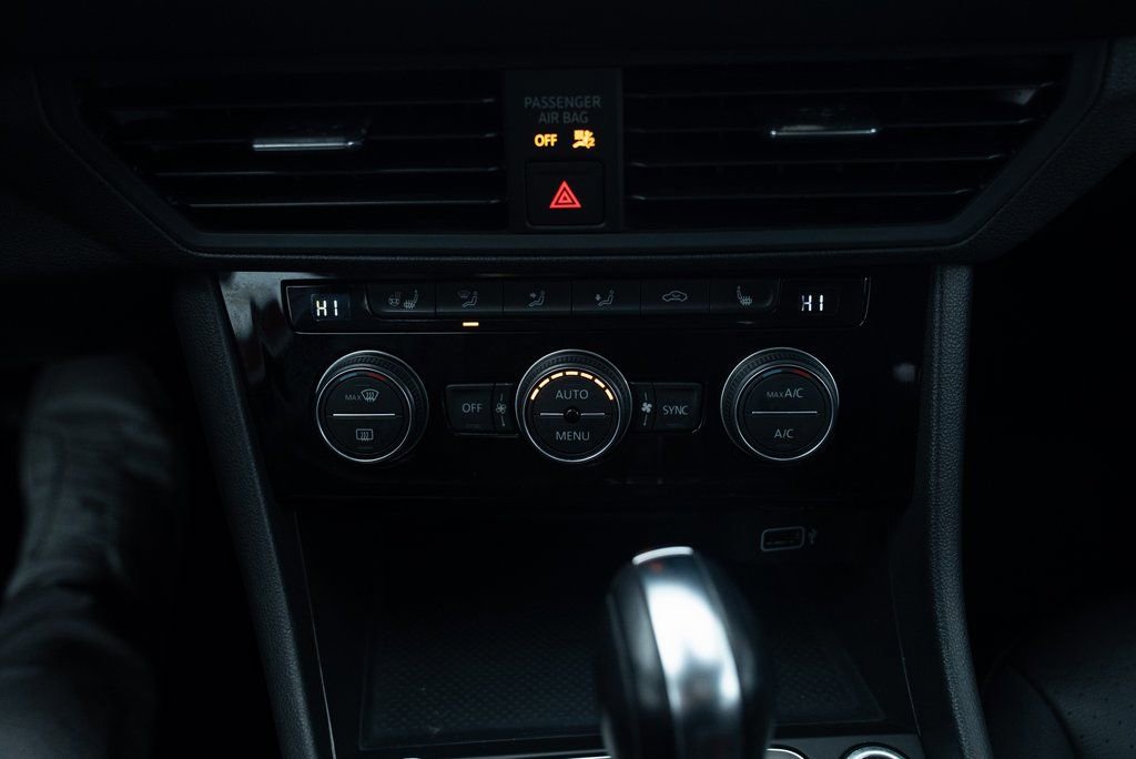 Used 2019 Volkswagen Jetta SEL image 15