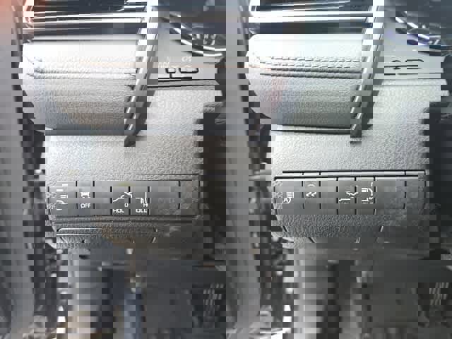 Used 2020 Toyota Camry LE image 11