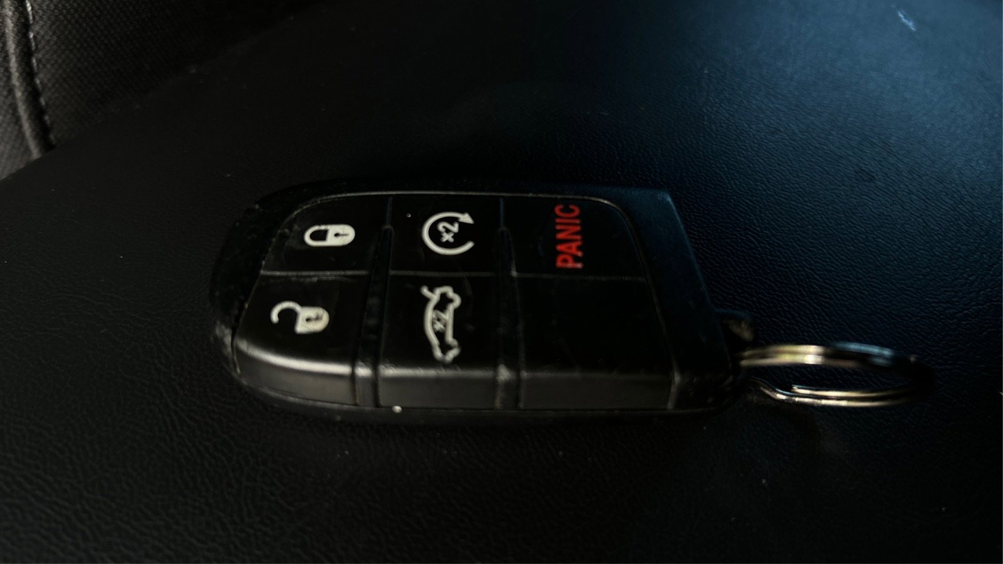 Used 2015 Dodge Challenger R/T RWD image 37