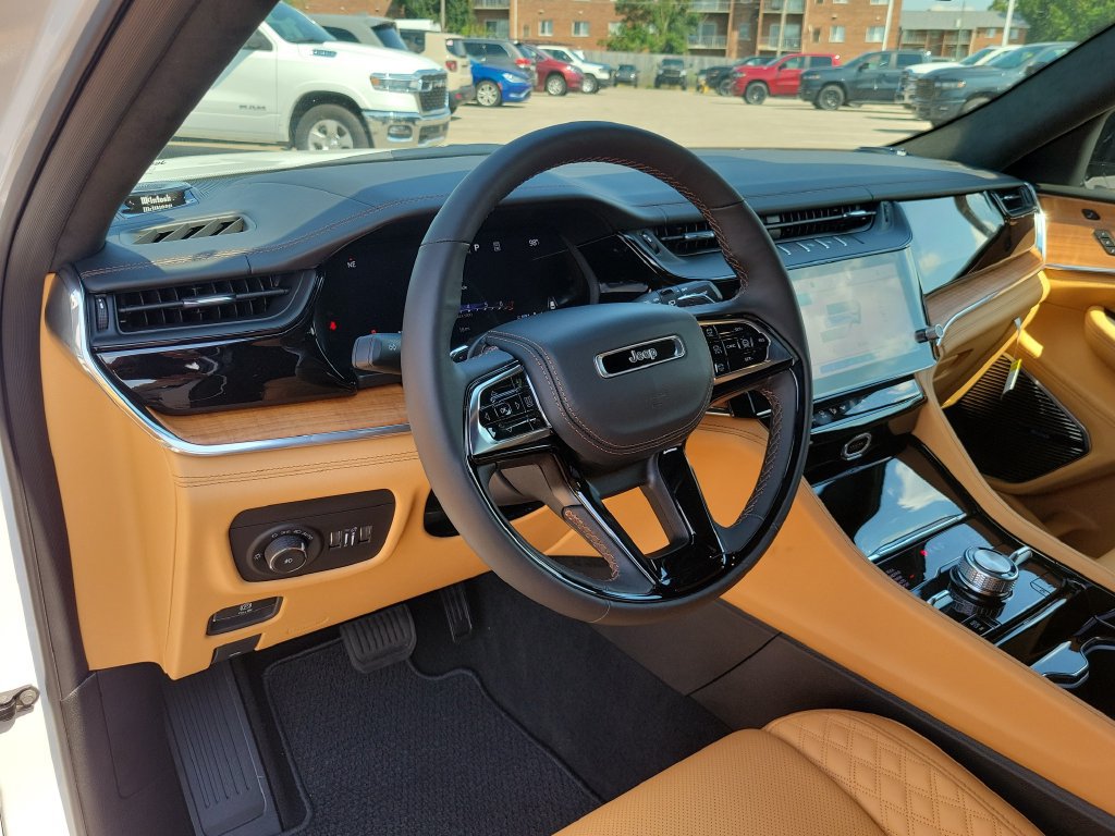 New 2027 Jeep Grand Cherokee L Summit AWD/4WD image 16