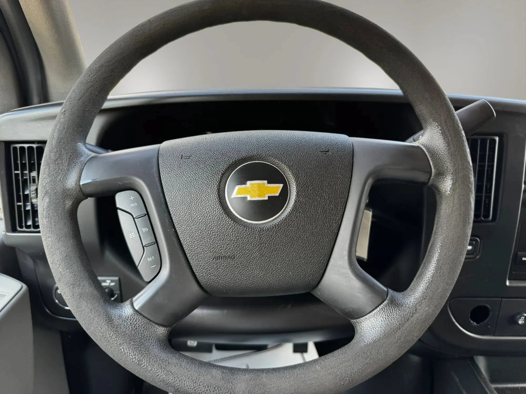 Used 2012 Chevrolet Express 2500 Extended RWD image 17