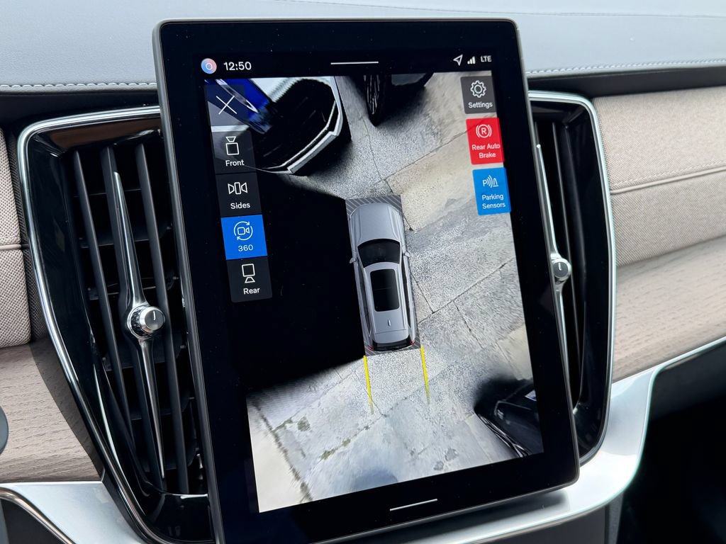 New 2026 Volvo XC90 B6 Plus w/ Protection Package Premier AWD/4WD image 23