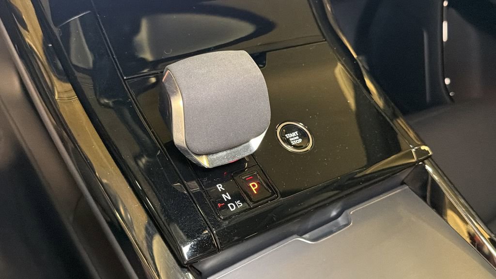 Used 2024 Land Rover Range Rover Sport SE image 27