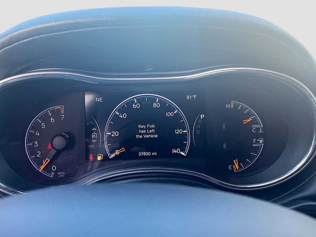 Used 2022 Jeep Grand Cherokee Laredo X image 12