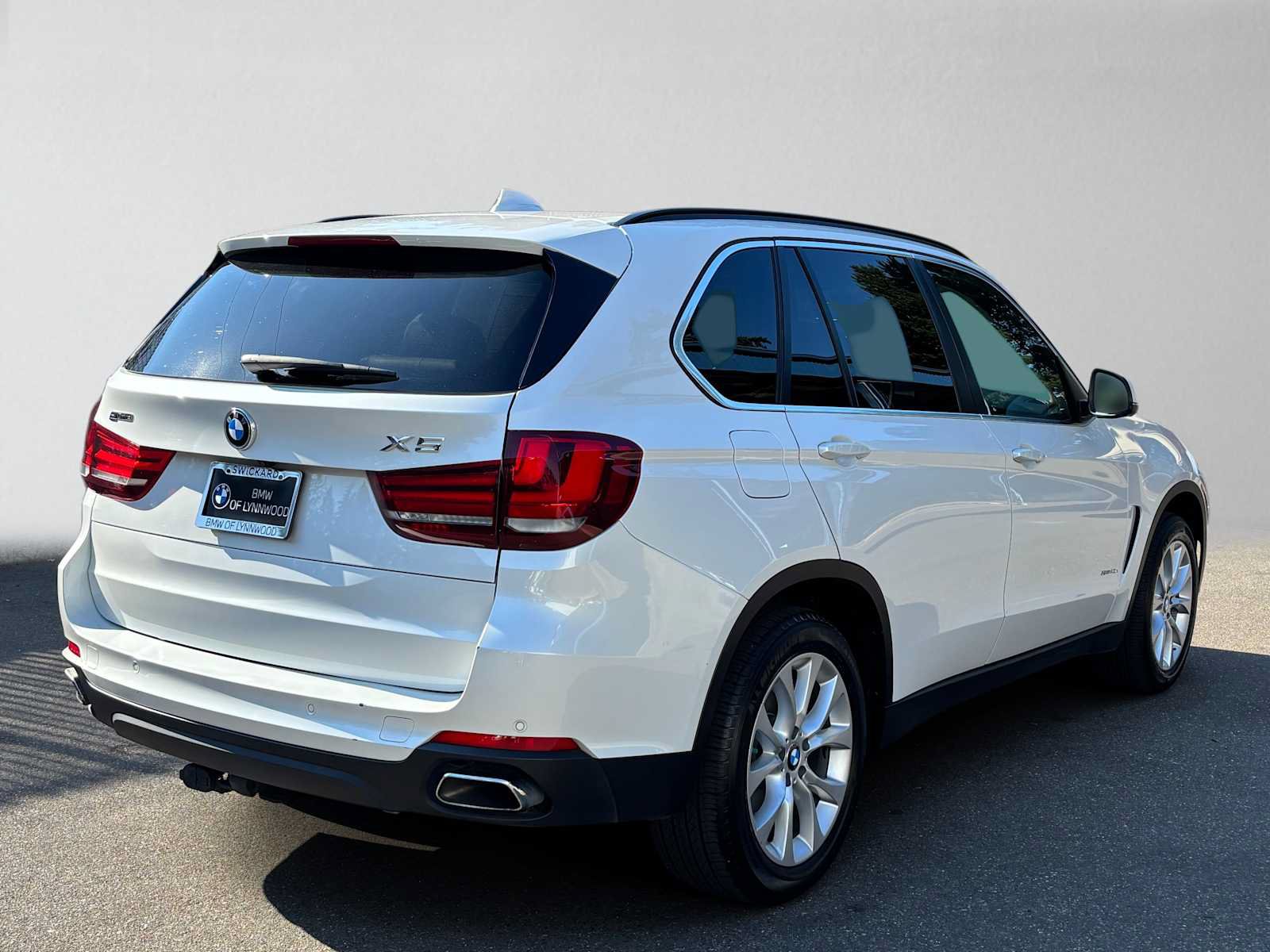Used 2016 BMW X5 xDrive40e AWD/4WD image 3