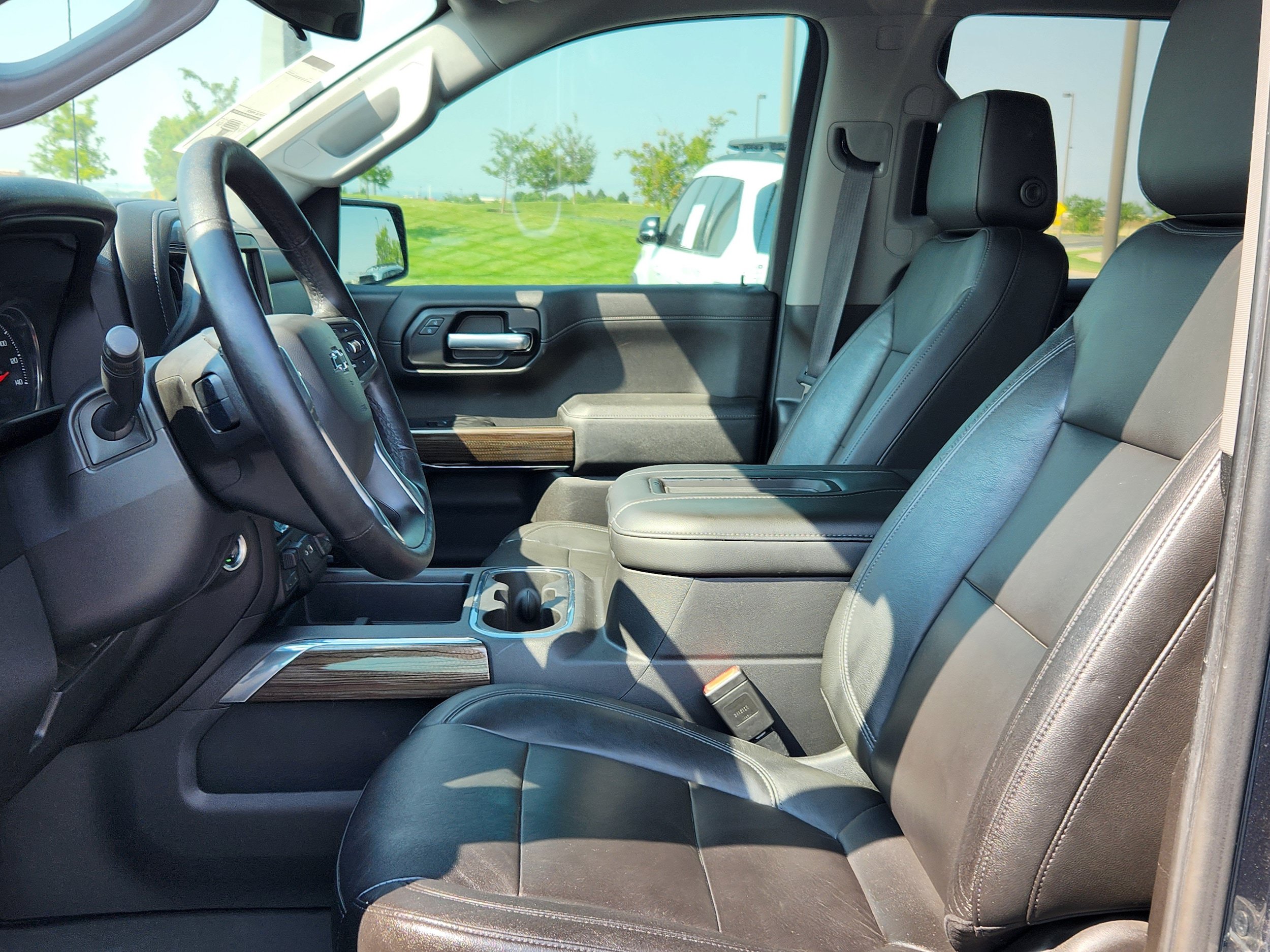 Used 2020 Chevrolet Silverado 1500 LT Trail Boss AWD/4WD image 8