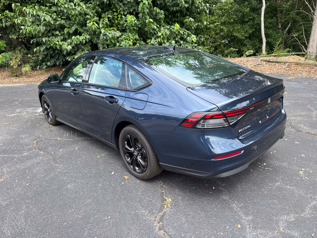 Used 2025 Honda Accord SE image 3