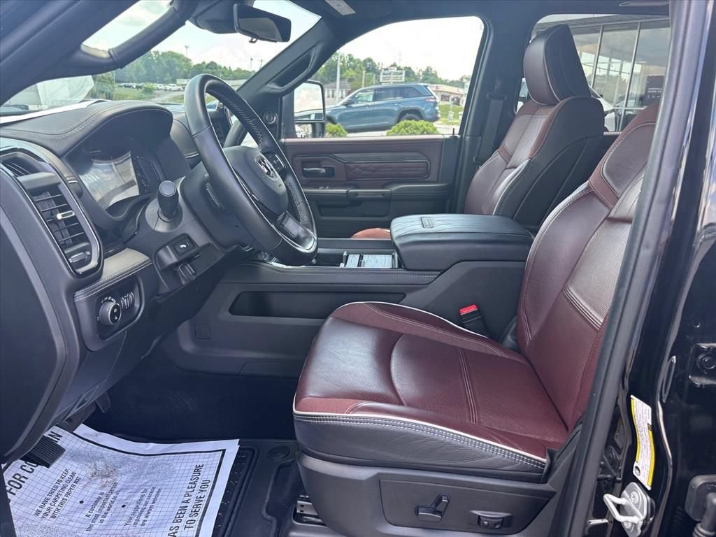 Used 2025 RAM 3500 Limited AWD/4WD image 12