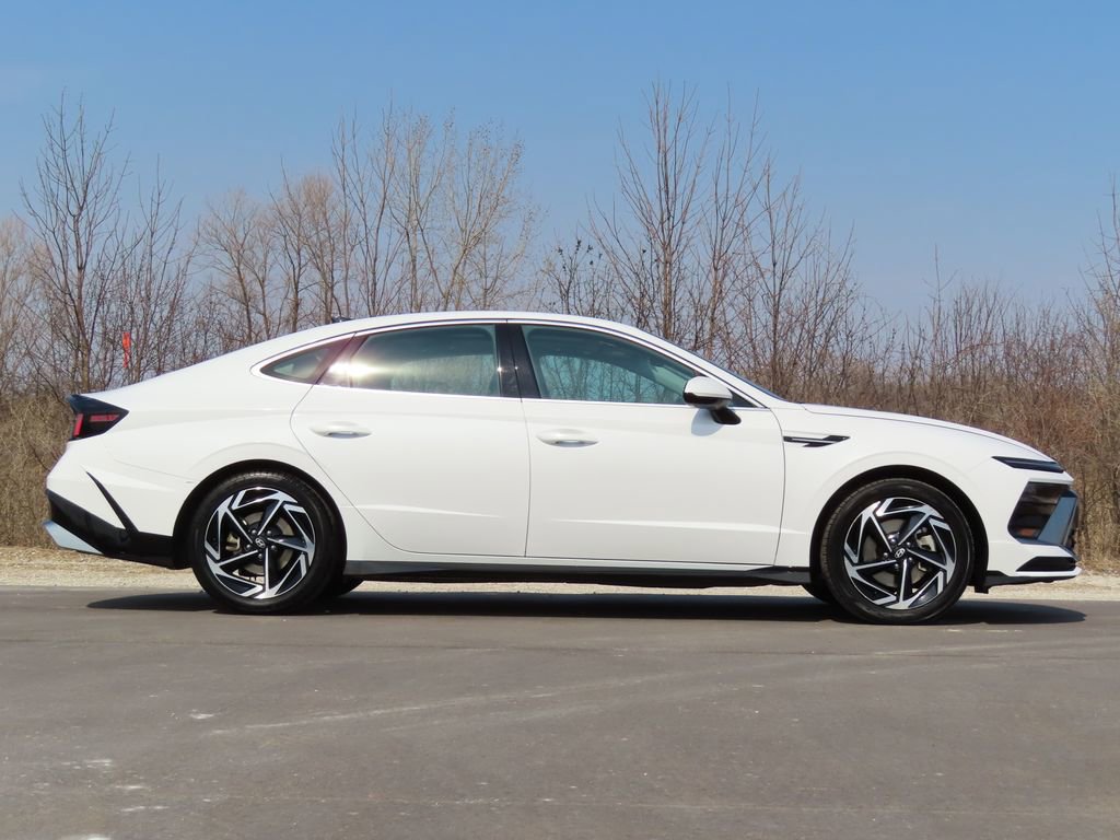 Used 2024 Hyundai Sonata SEL w/ Convenience Package image 2