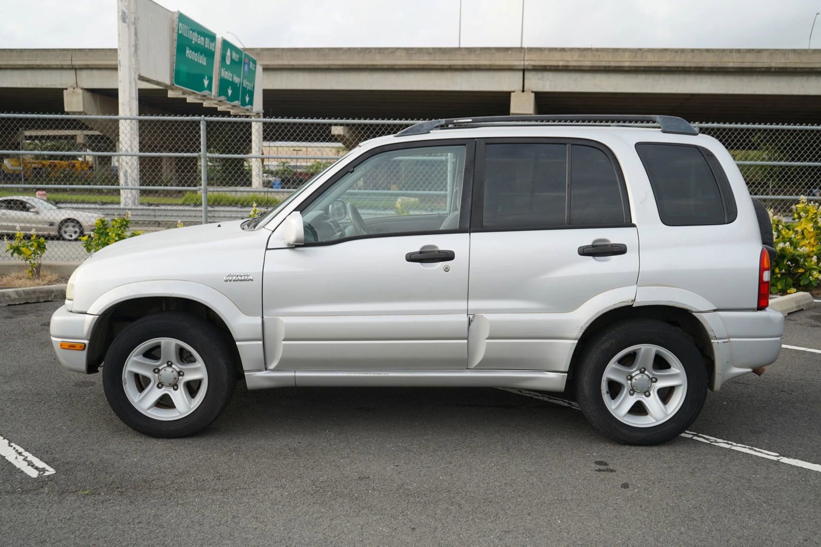 Used 2002 Suzuki Grand Vitara JLS image 2