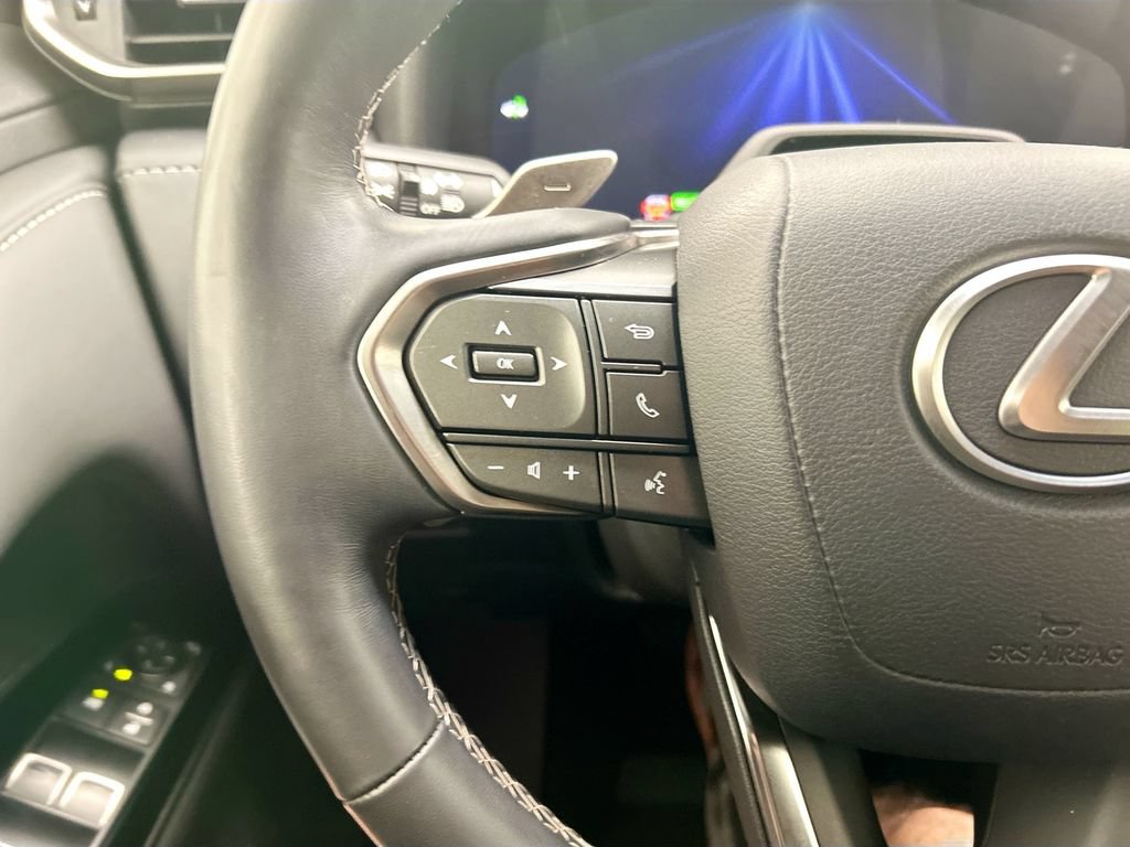 Used 2025 Lexus LX 700h Overtrail AWD/4WD image 11