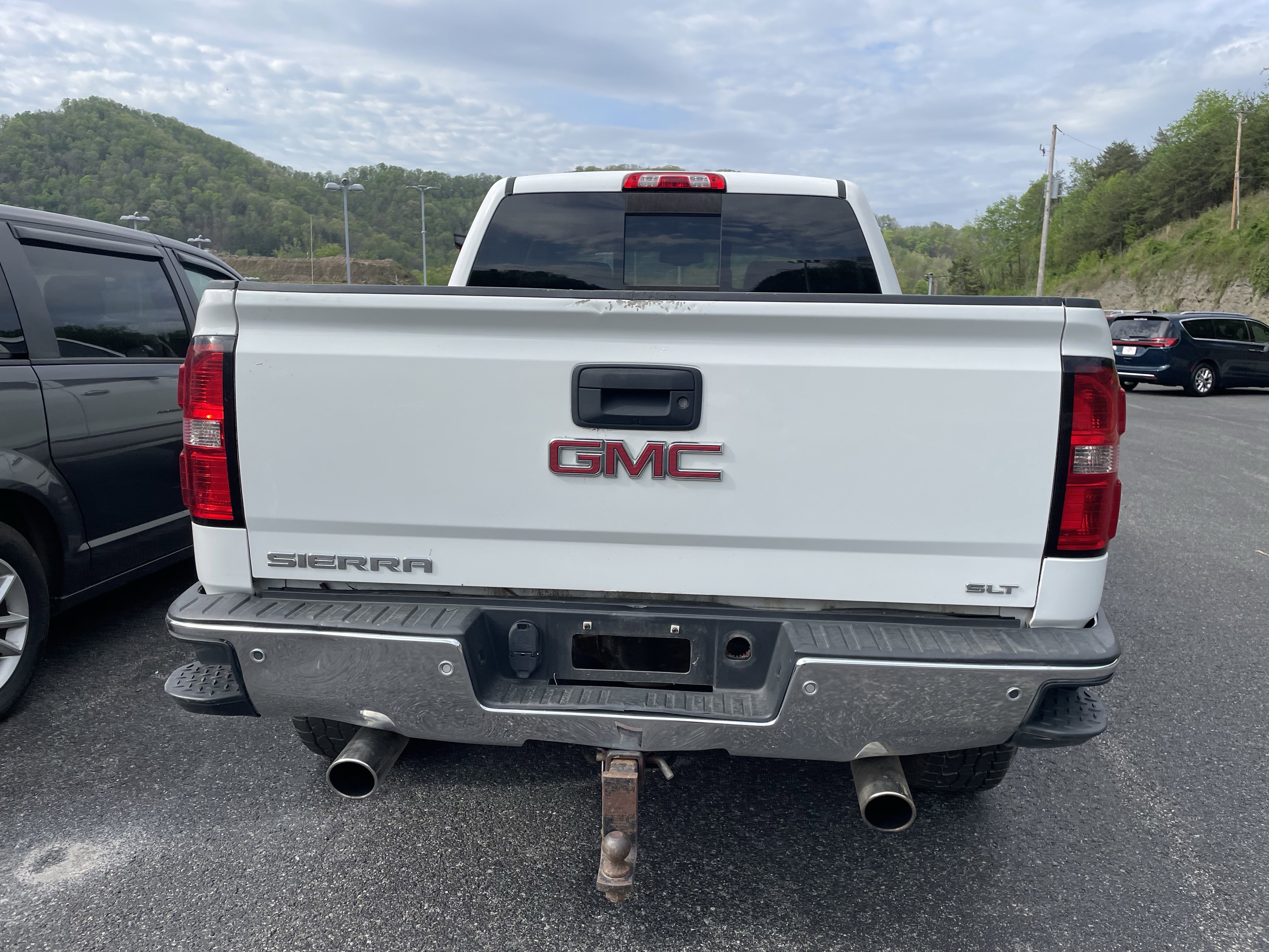 Used 2015 GMC Sierra 1500 SLT w/ SLT Crew Cab Value Package AWD/4WD image 3
