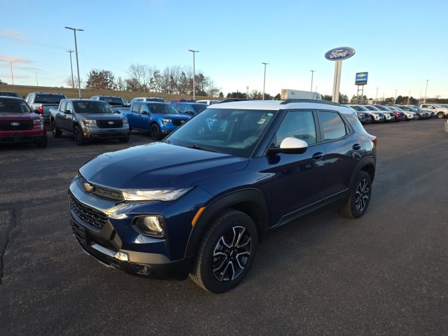 Used 2023 Chevrolet TrailBlazer ACTIV w/ Sun and Liftgate Package image 3