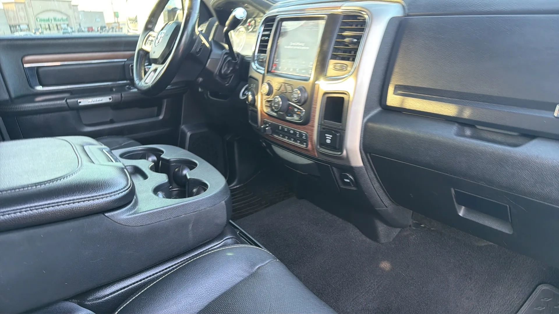 Used 2018 RAM 3500 Laramie image 87